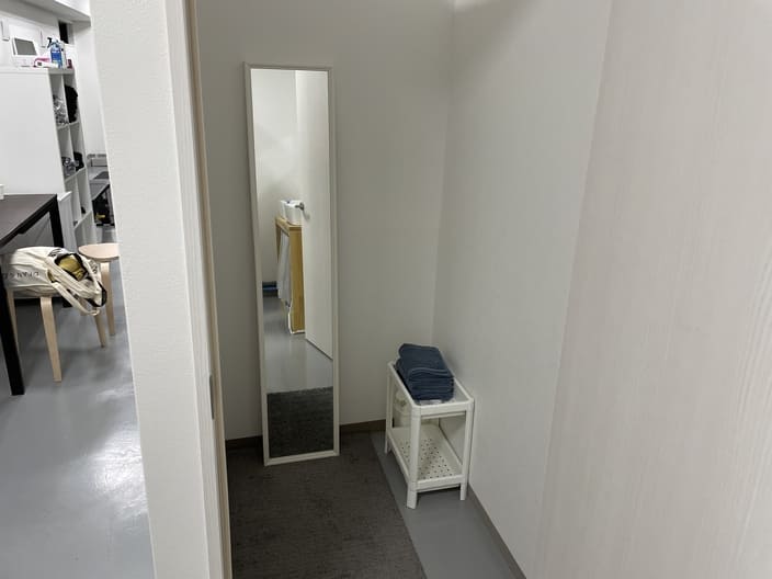 wais-fittingroom